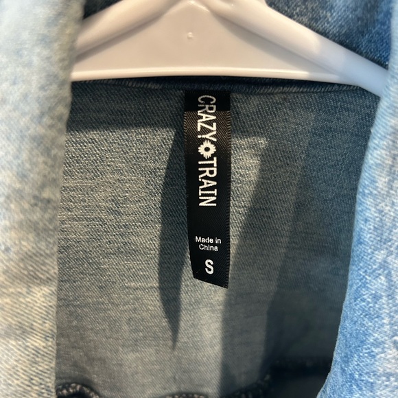 NWT Crazy Train blue jean shirt with sheer leopard sleeves - Picture 2 of 4